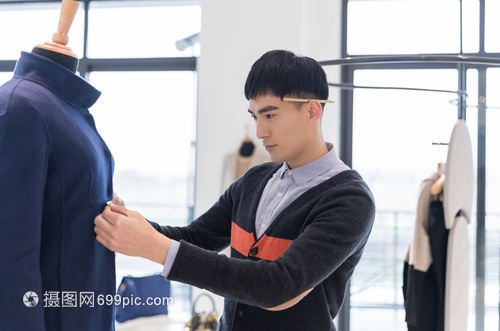 服装设计师的精准艺术 从量体到制作的尺寸奥秘