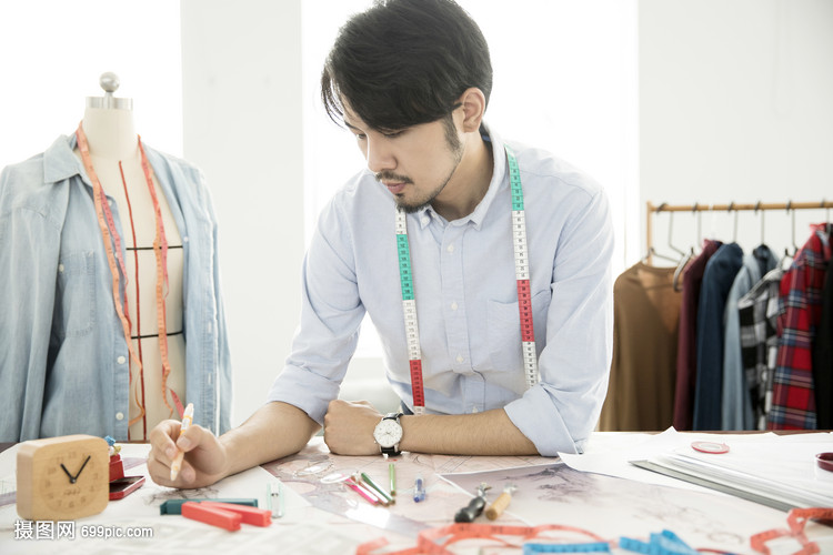 服装设计师与服装制作的完美结合